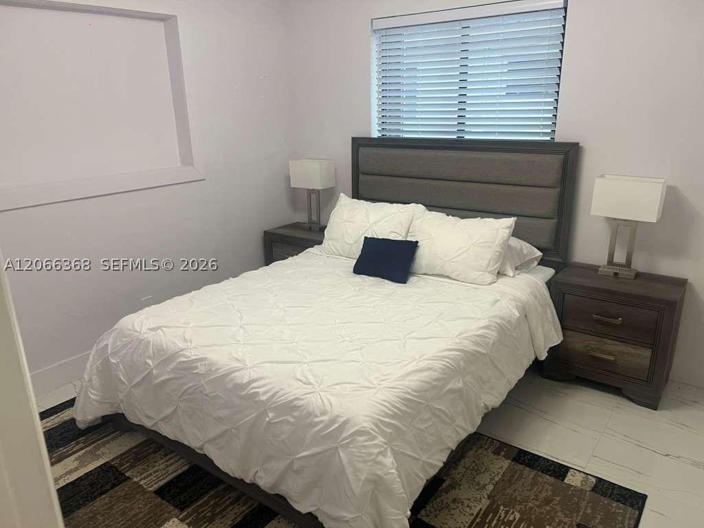 39 SE 7th St, Dania Beach FL 33004