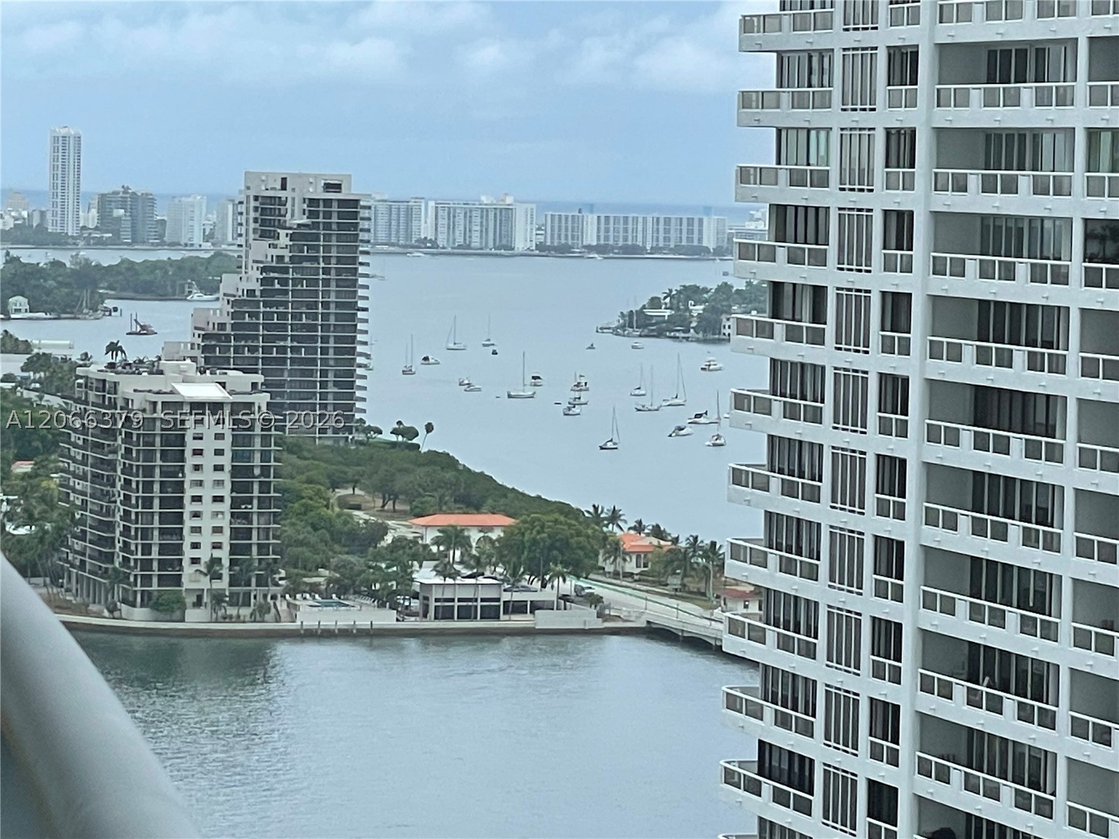1750 N Bayshore Dr #2810, Miami FL 33132