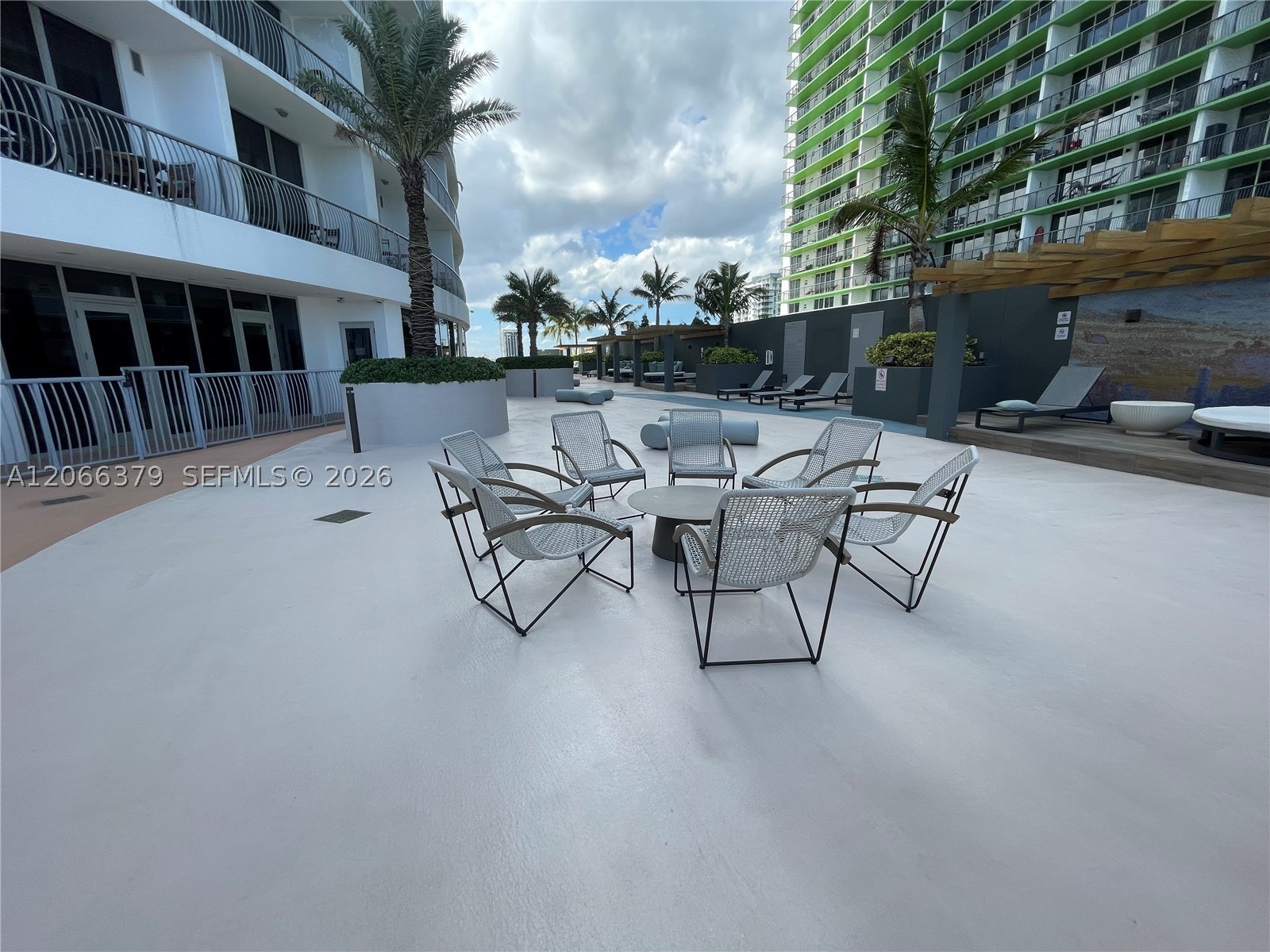 1750 N Bayshore Dr #2810, Miami FL 33132