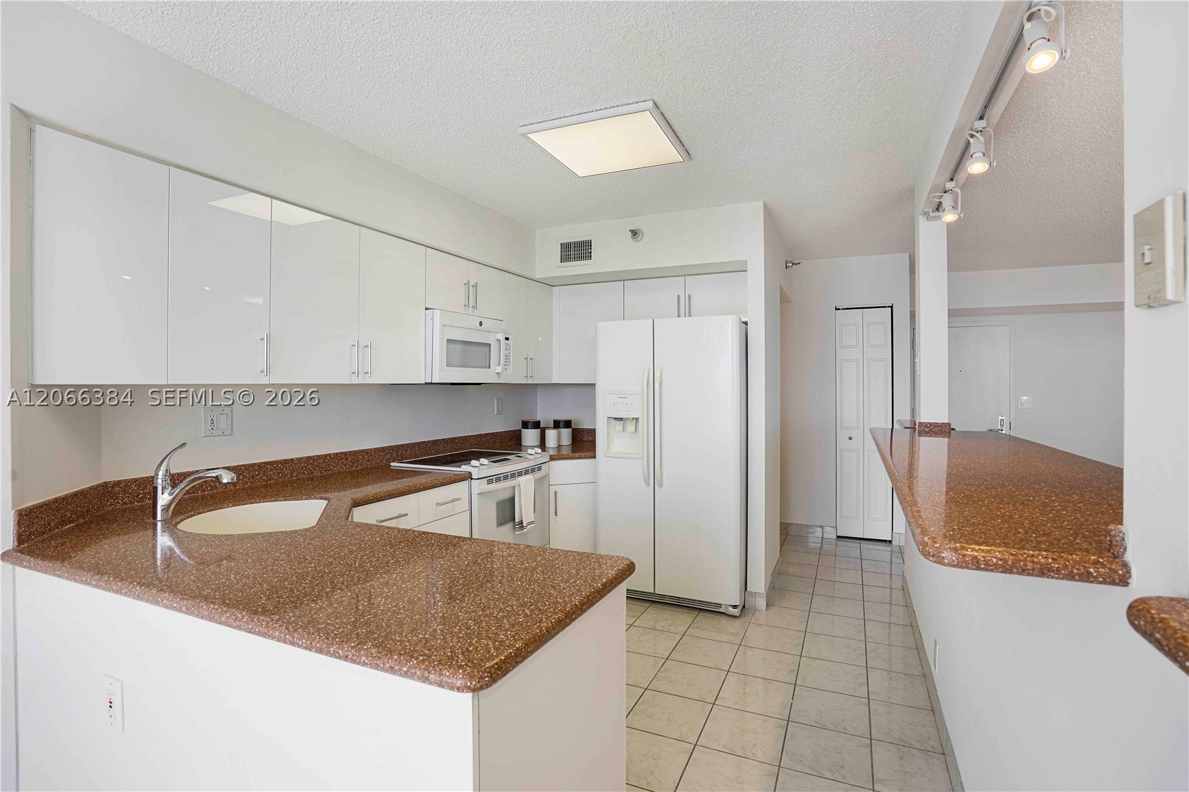 3530 Mystic Pointe Dr #3214, Aventura FL 33180