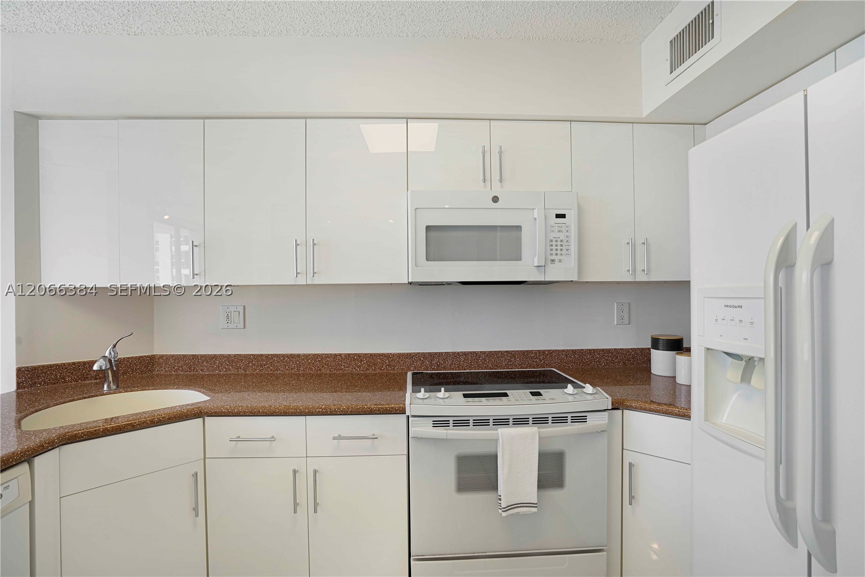 3530 Mystic Pointe Dr #3214, Aventura FL 33180