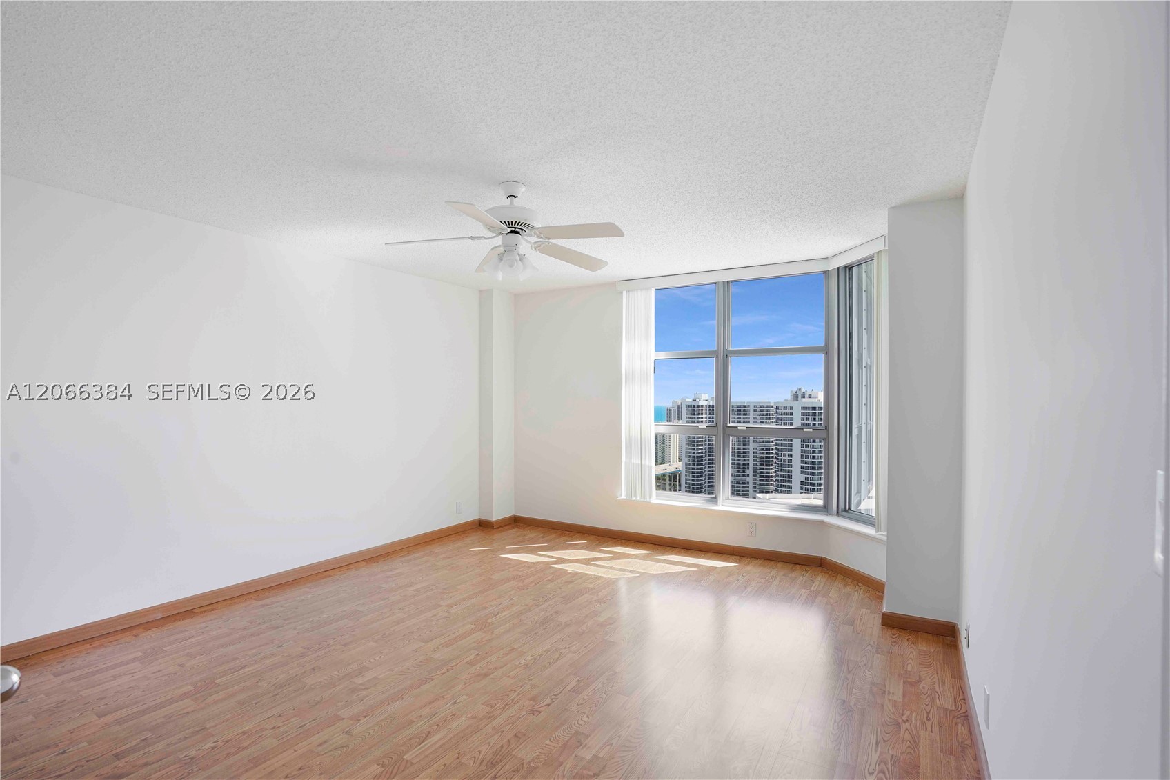 3530 Mystic Pointe Dr #3214, Aventura FL 33180