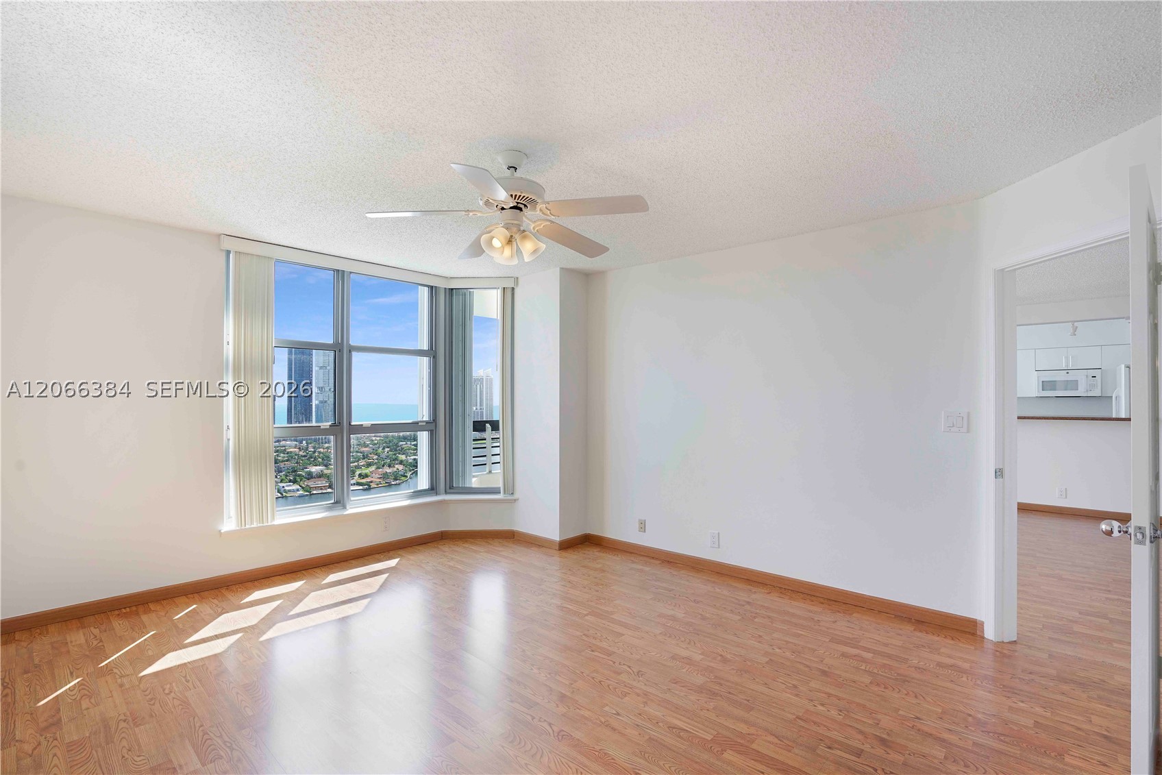 3530 Mystic Pointe Dr #3214, Aventura FL 33180