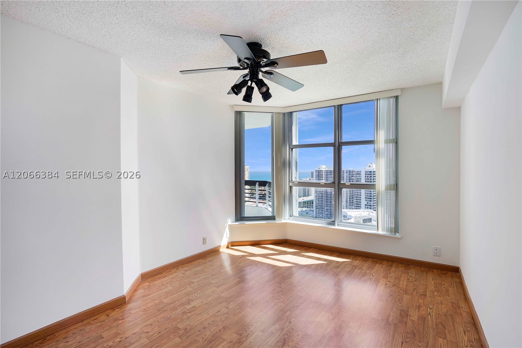 3530 Mystic Pointe Dr #3214, Aventura FL 33180