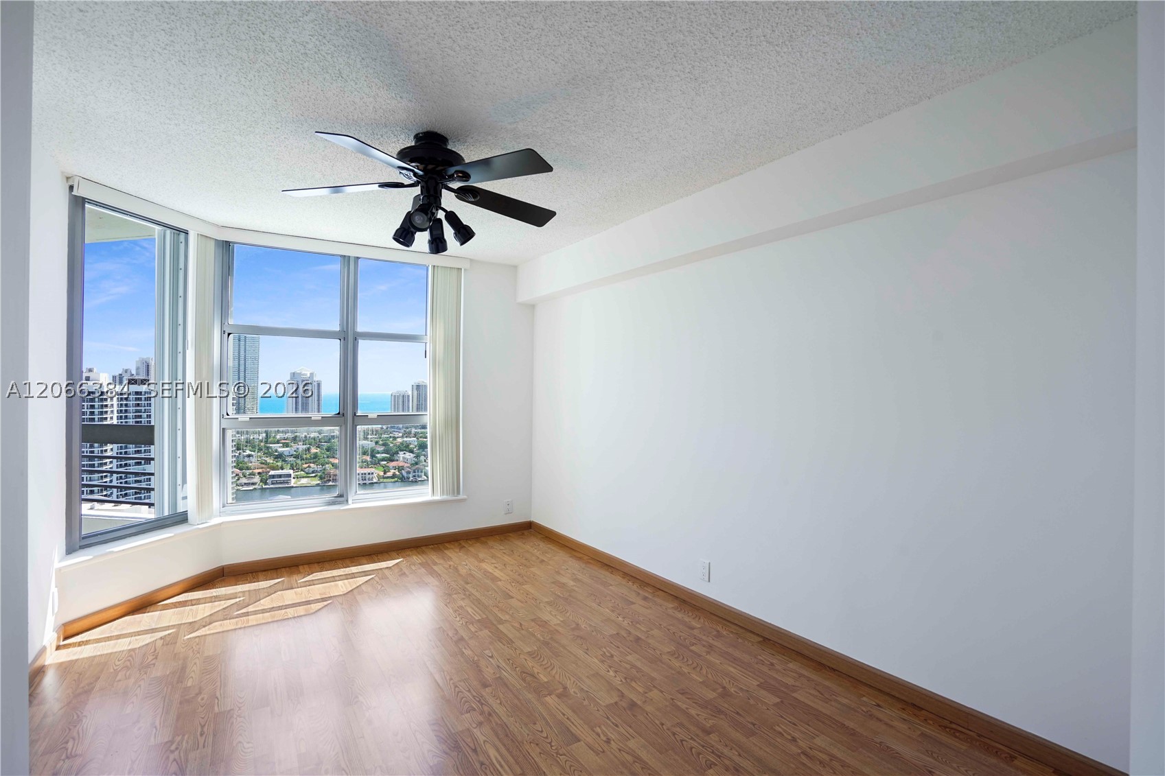 3530 Mystic Pointe Dr #3214, Aventura FL 33180