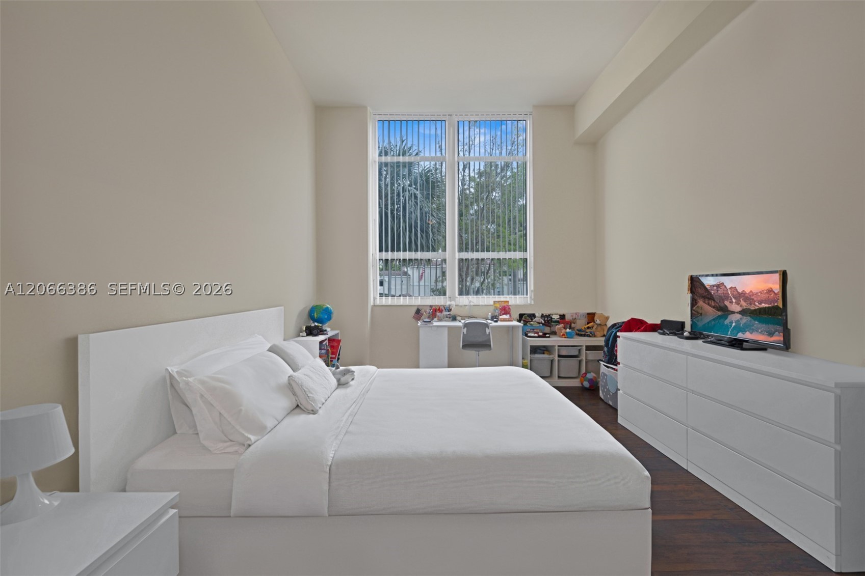 19501 W Country Club Dr #208, Aventura FL 33180