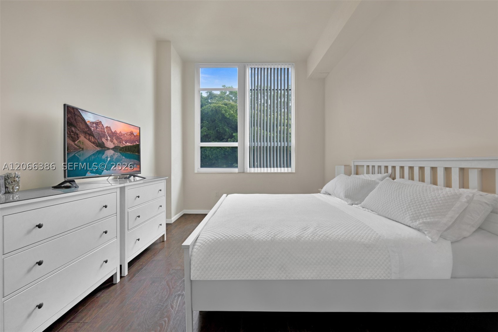 19501 W Country Club Dr #208, Aventura FL 33180