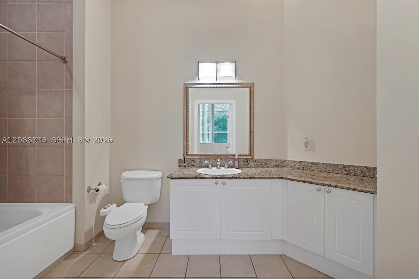 19501 W Country Club Dr #208, Aventura FL 33180