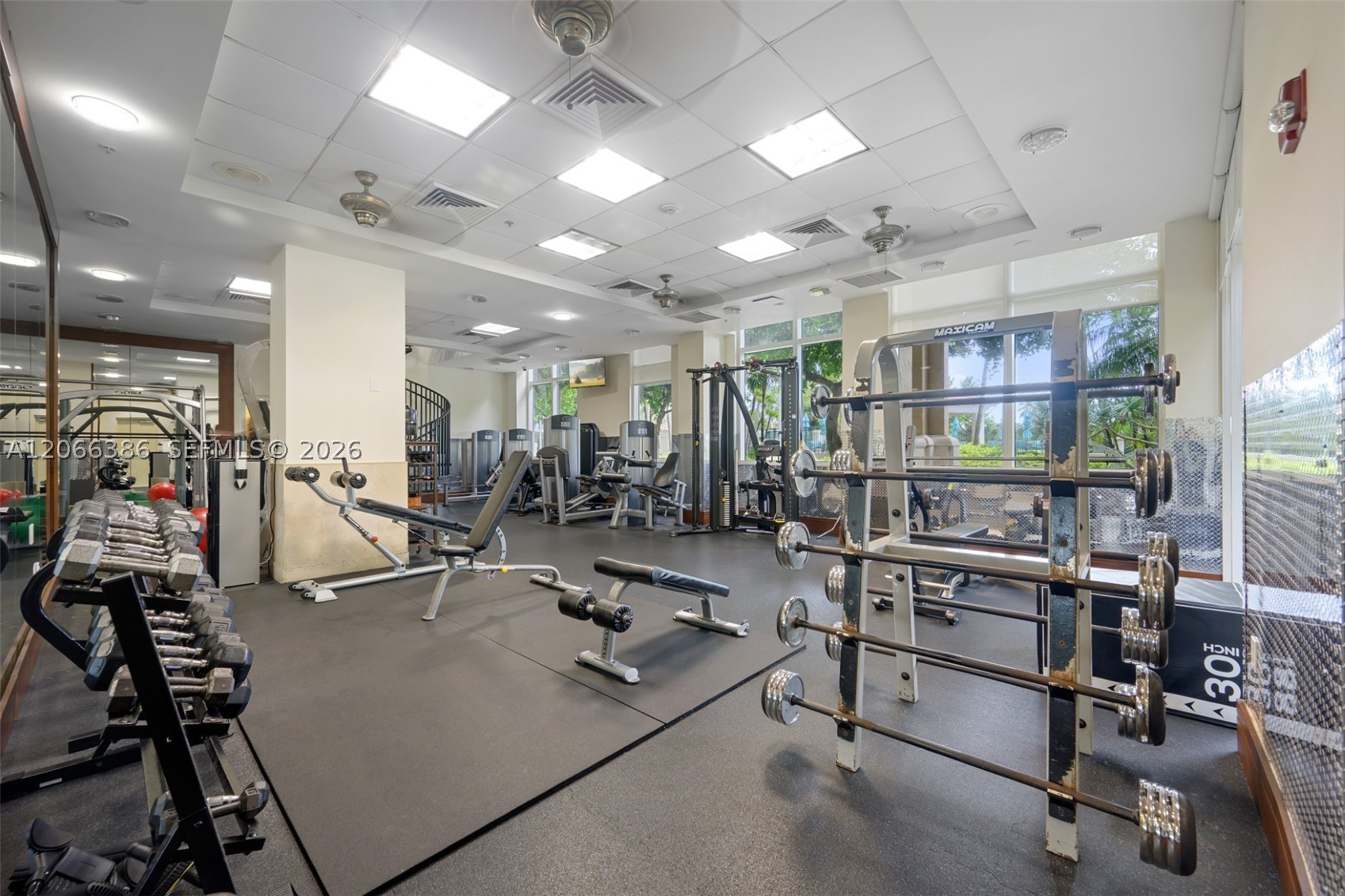 19501 W Country Club Dr #208, Aventura FL 33180