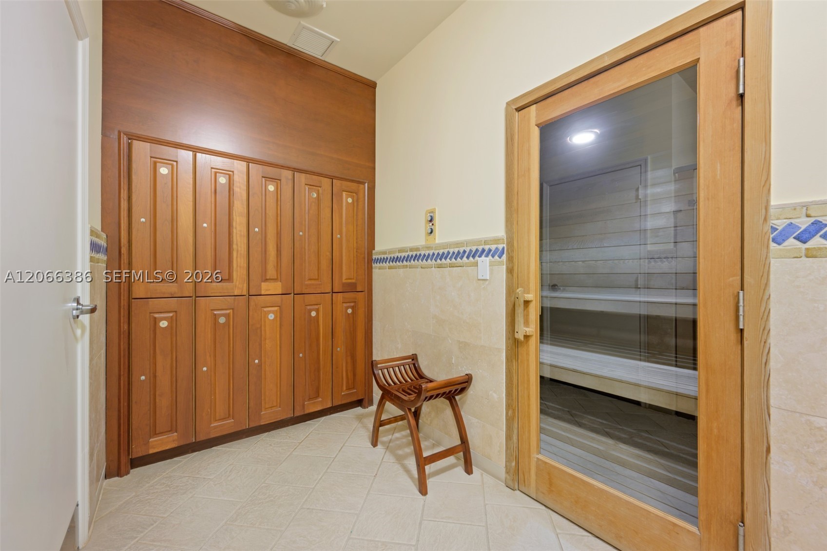19501 W Country Club Dr #208, Aventura FL 33180