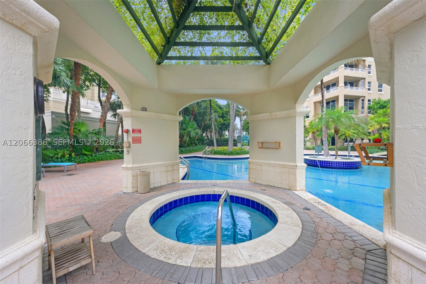 19501 W Country Club Dr #208, Aventura FL 33180