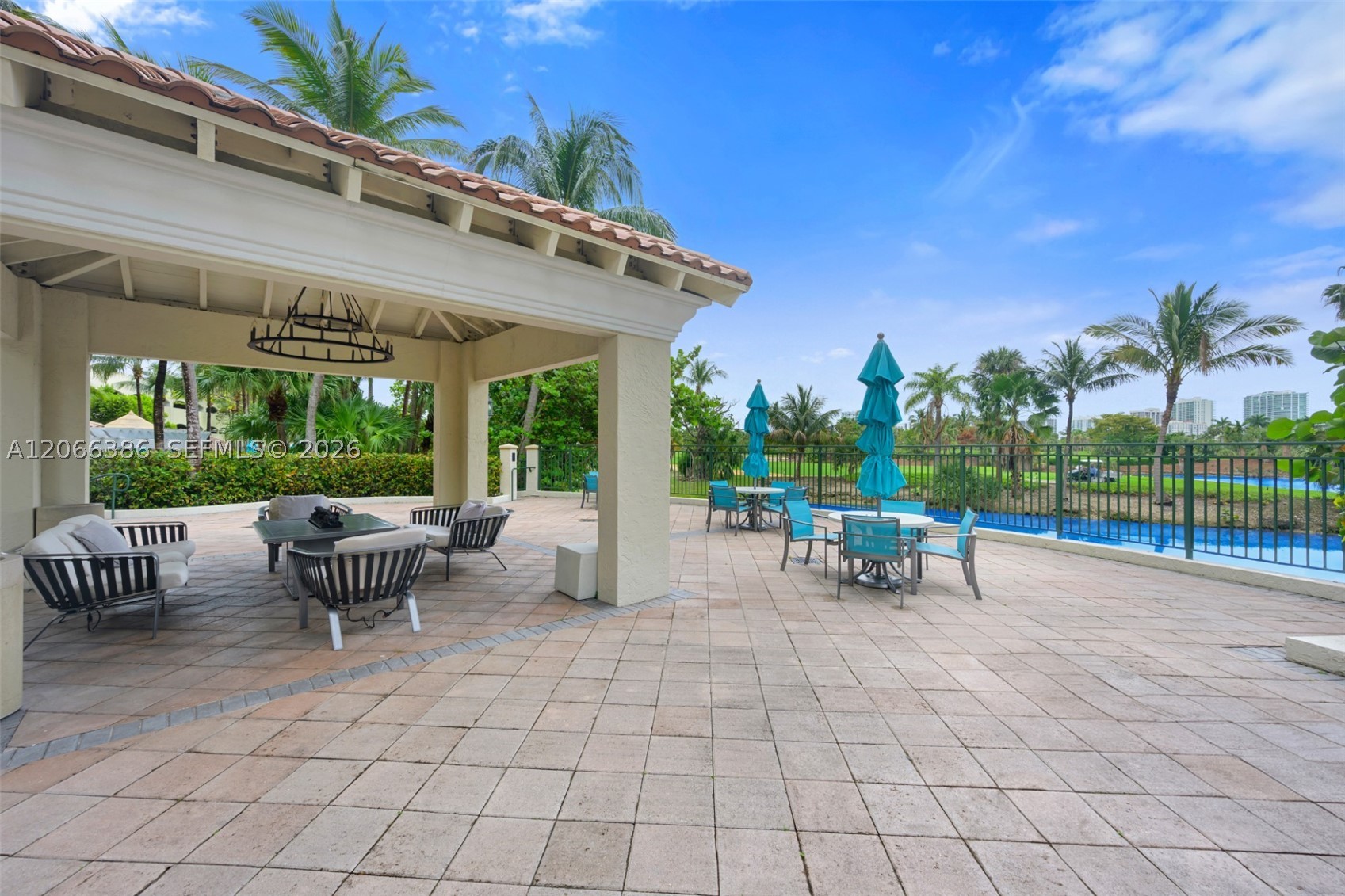 19501 W Country Club Dr #208, Aventura FL 33180