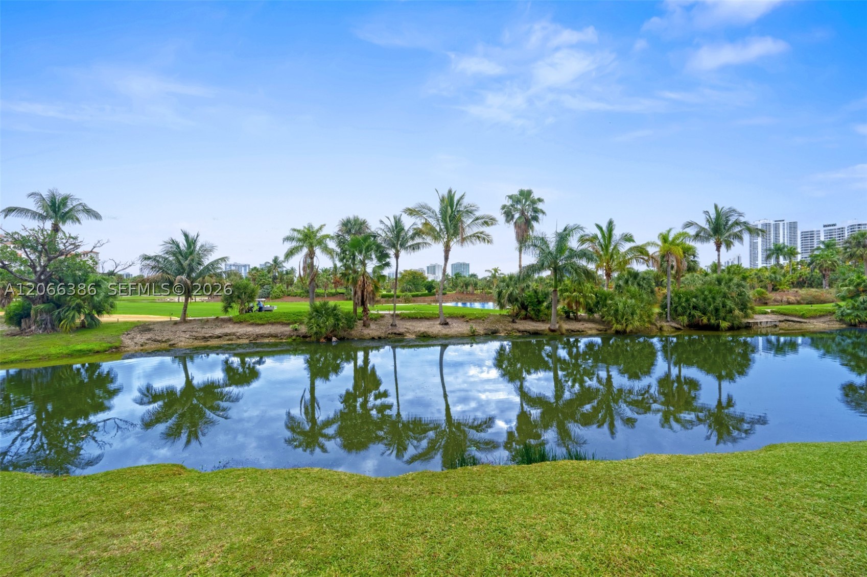 19501 W Country Club Dr #208, Aventura FL 33180