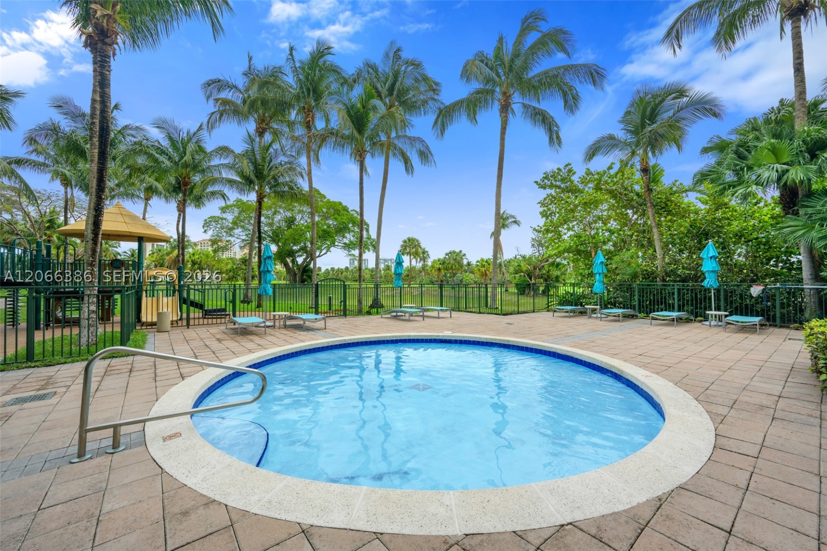 19501 W Country Club Dr #208, Aventura FL 33180