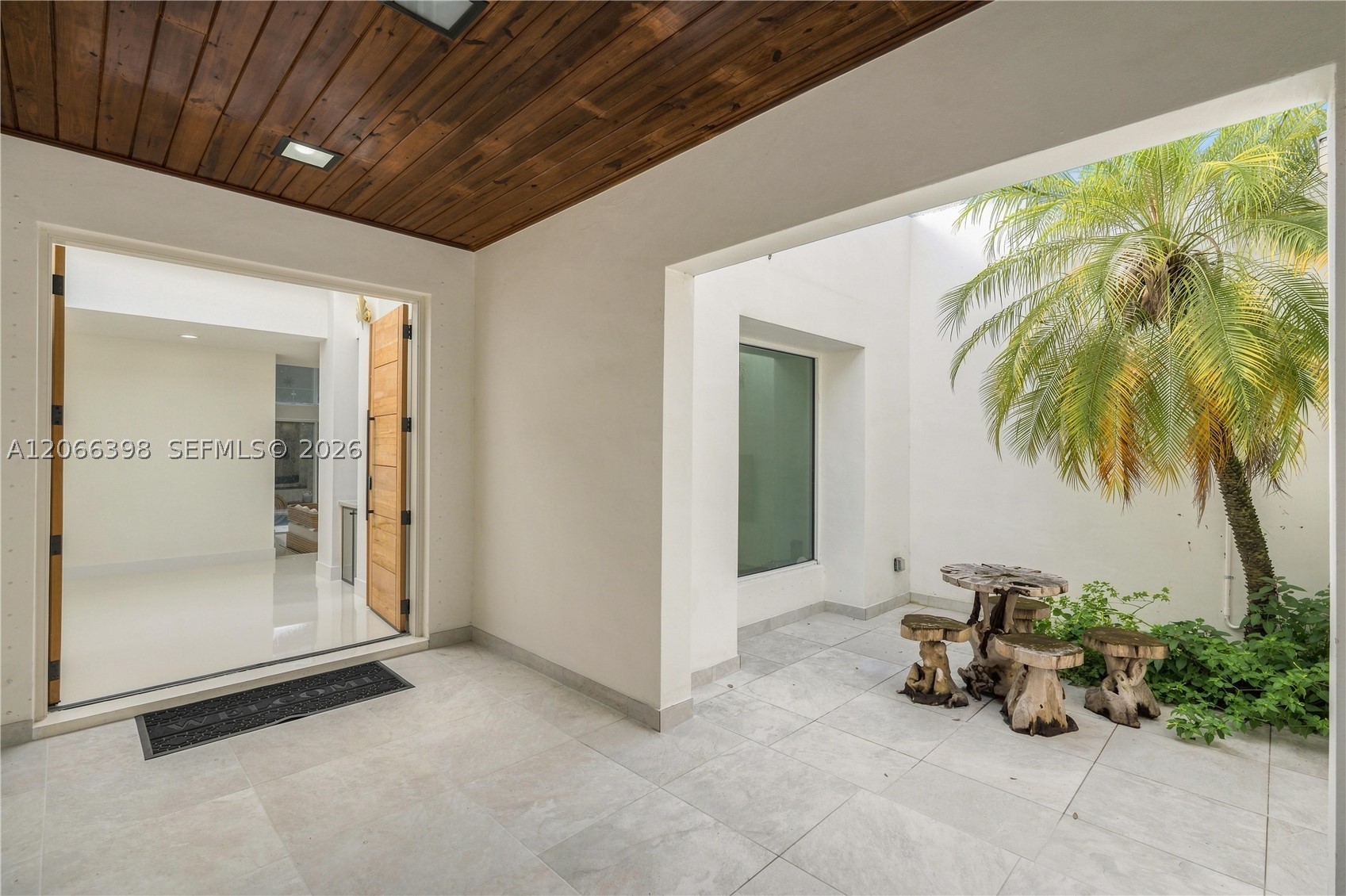 16203 NW 82nd Pl, Miami Lakes FL 33016