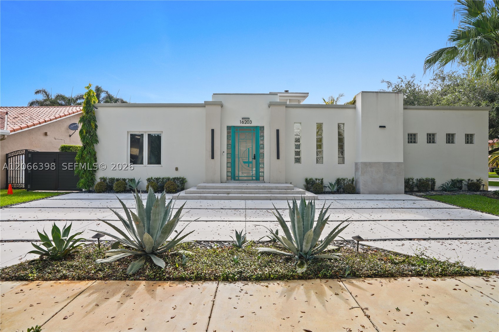 16203 NW 82nd Pl, Miami Lakes FL 33016