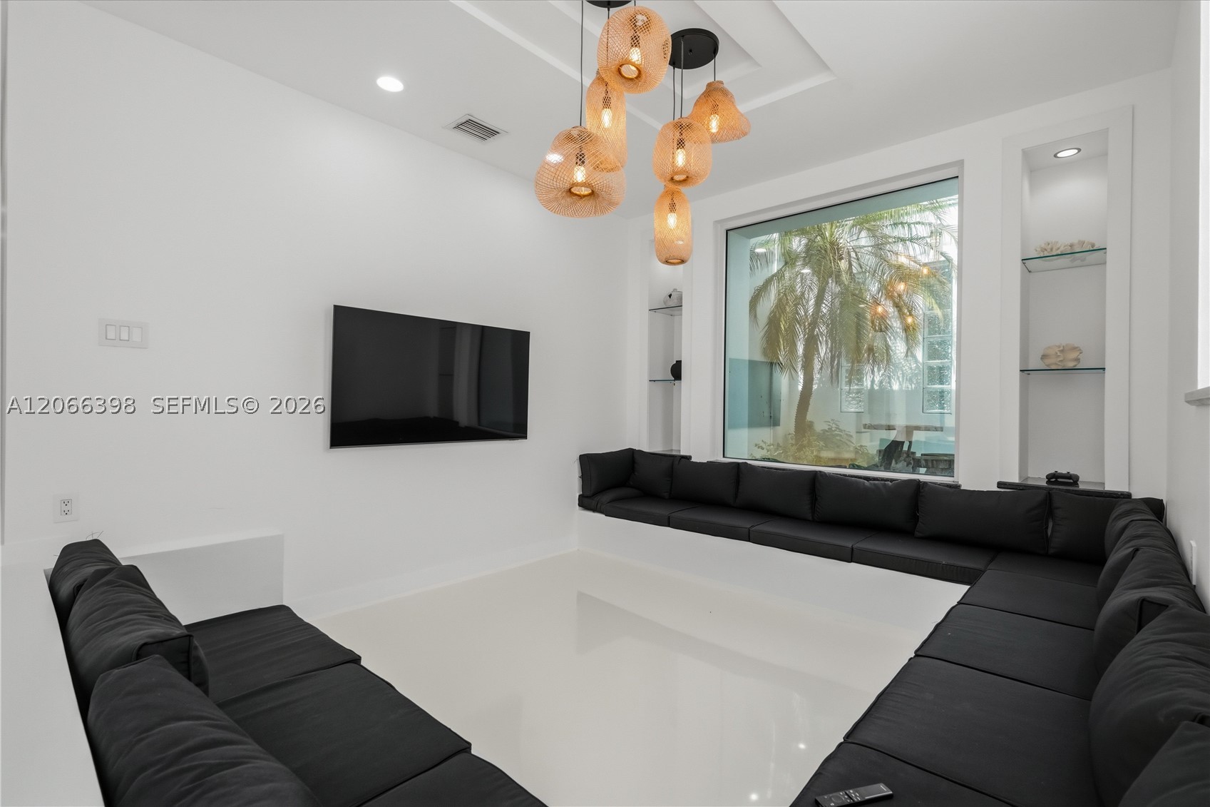 16203 NW 82nd Pl, Miami Lakes FL 33016