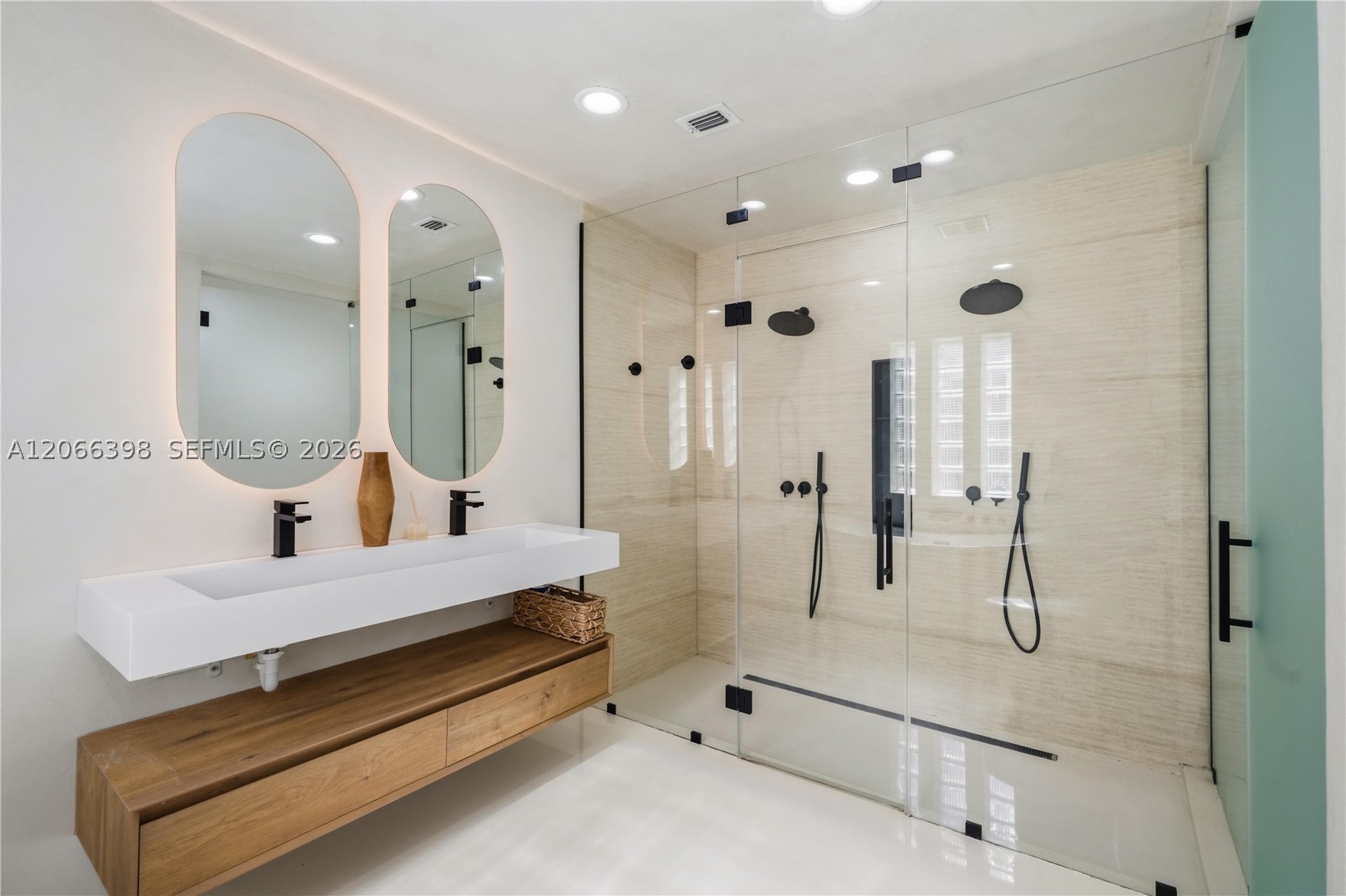 16203 NW 82nd Pl, Miami Lakes FL 33016