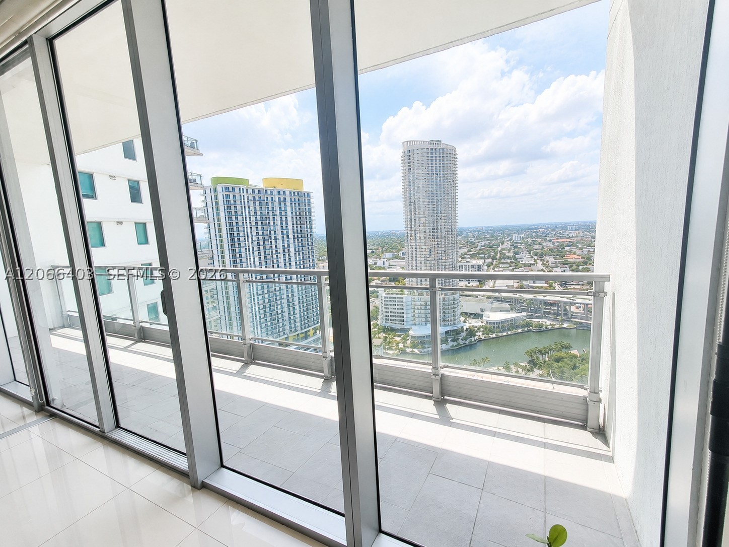 92 SW 3rd St #3808, Miami FL 33130