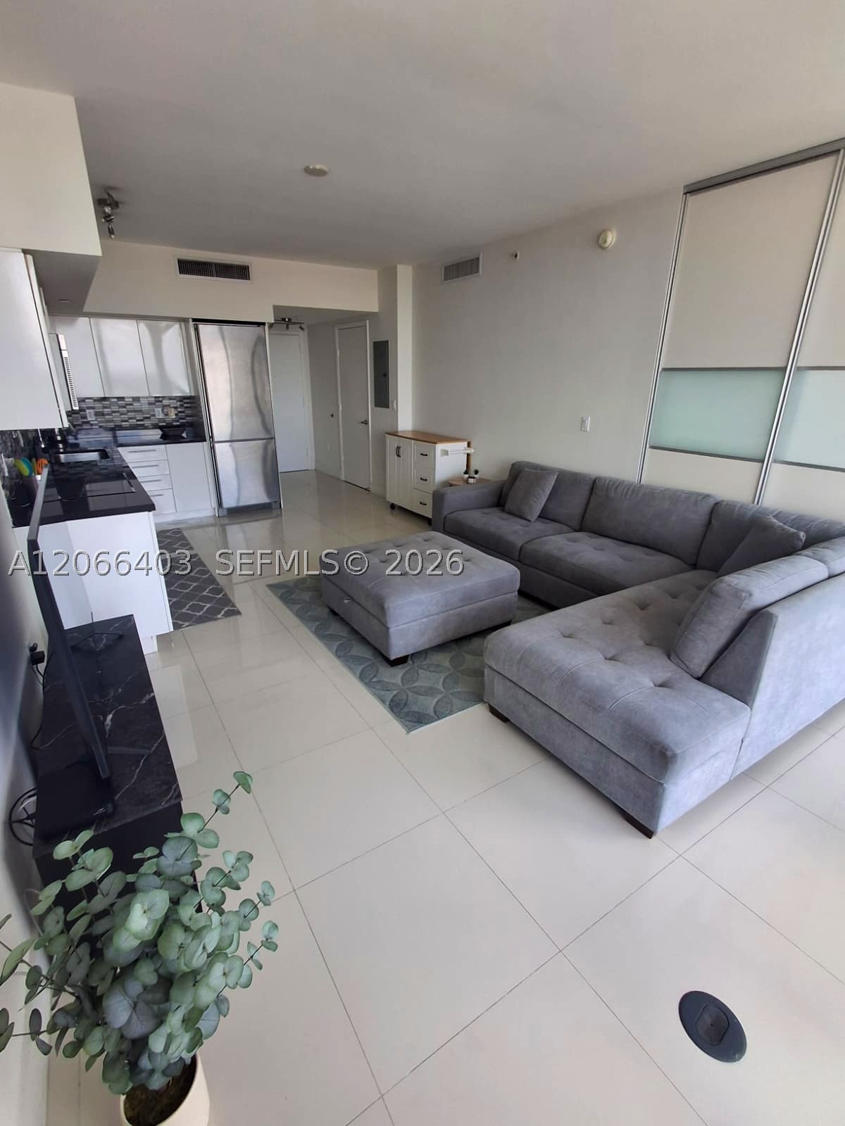92 SW 3rd St #3808, Miami FL 33130