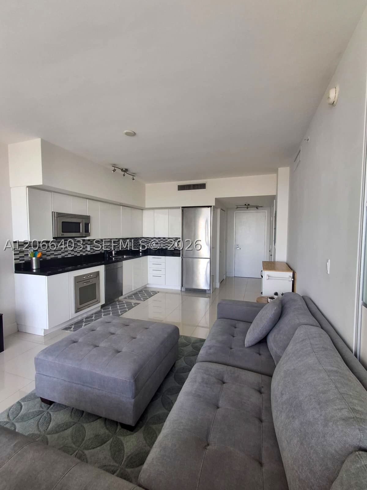 92 SW 3rd St #3808, Miami FL 33130