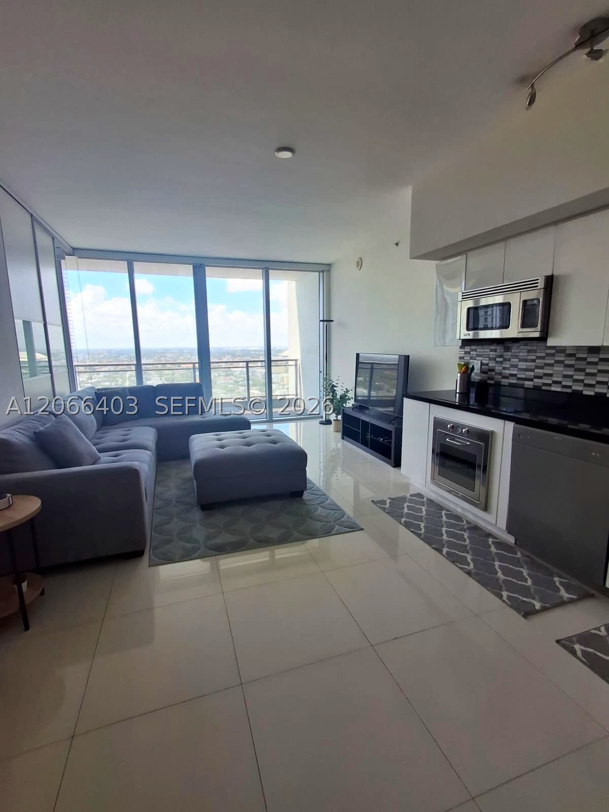 92 SW 3rd St #3808, Miami FL 33130
