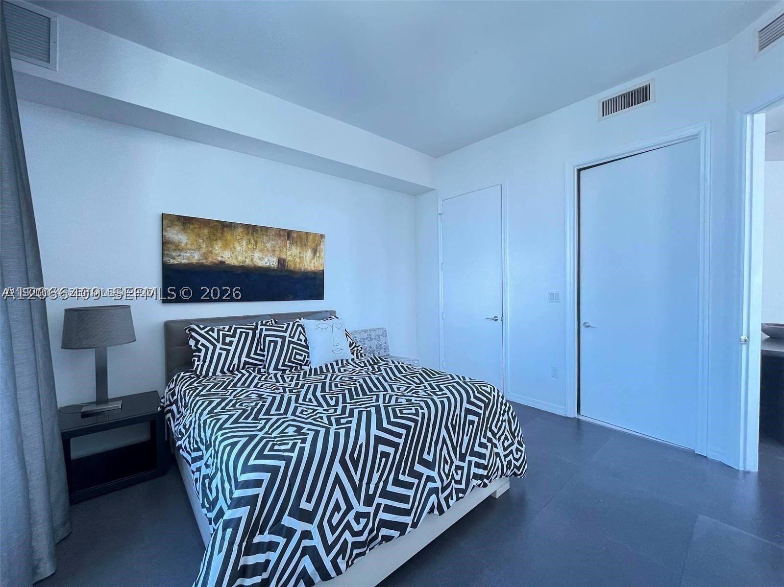 55 SE 6th St #4102, Miami FL 33131