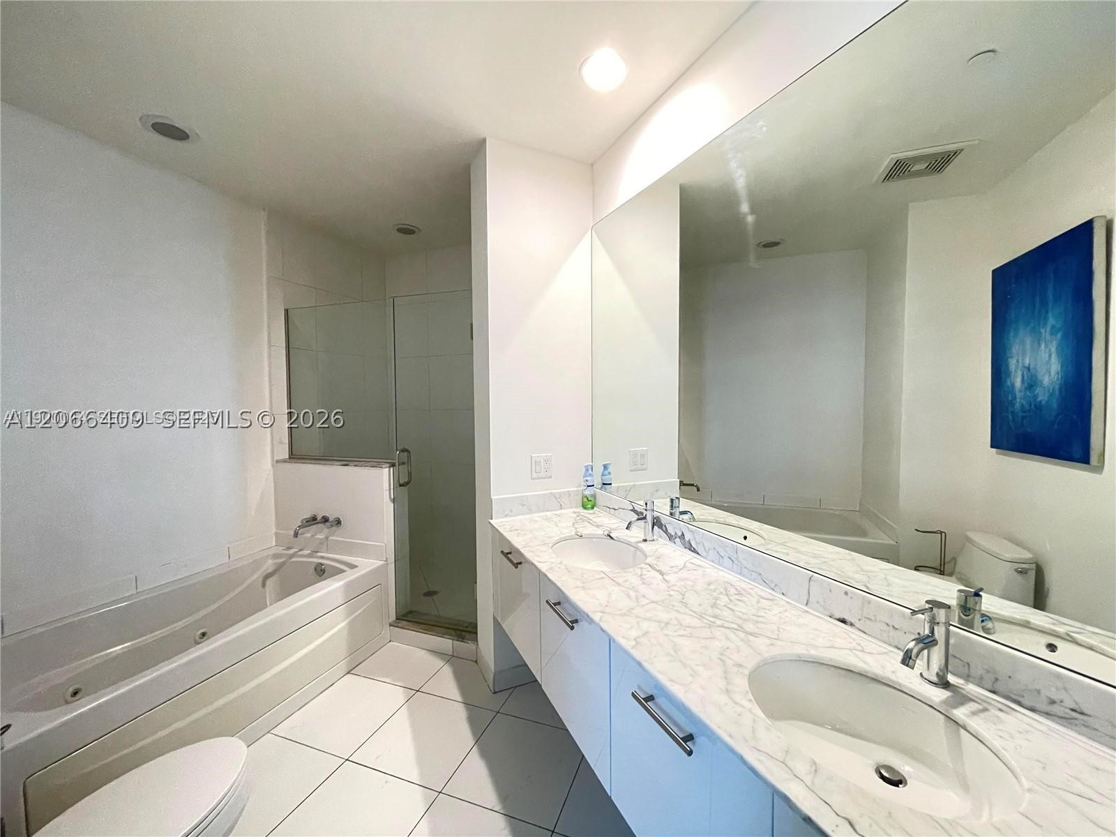 55 SE 6th St #4102, Miami FL 33131