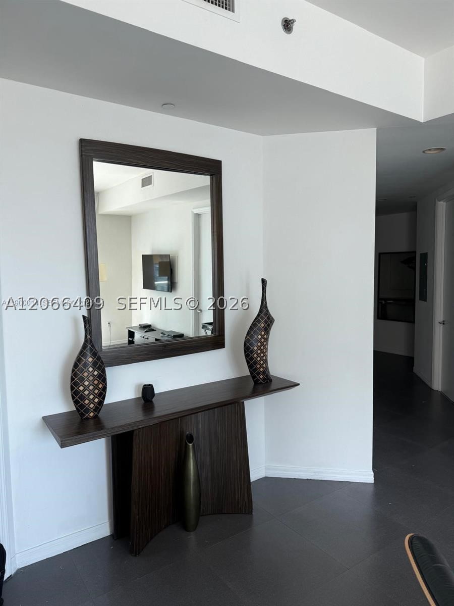 55 SE 6th St #4102, Miami FL 33131