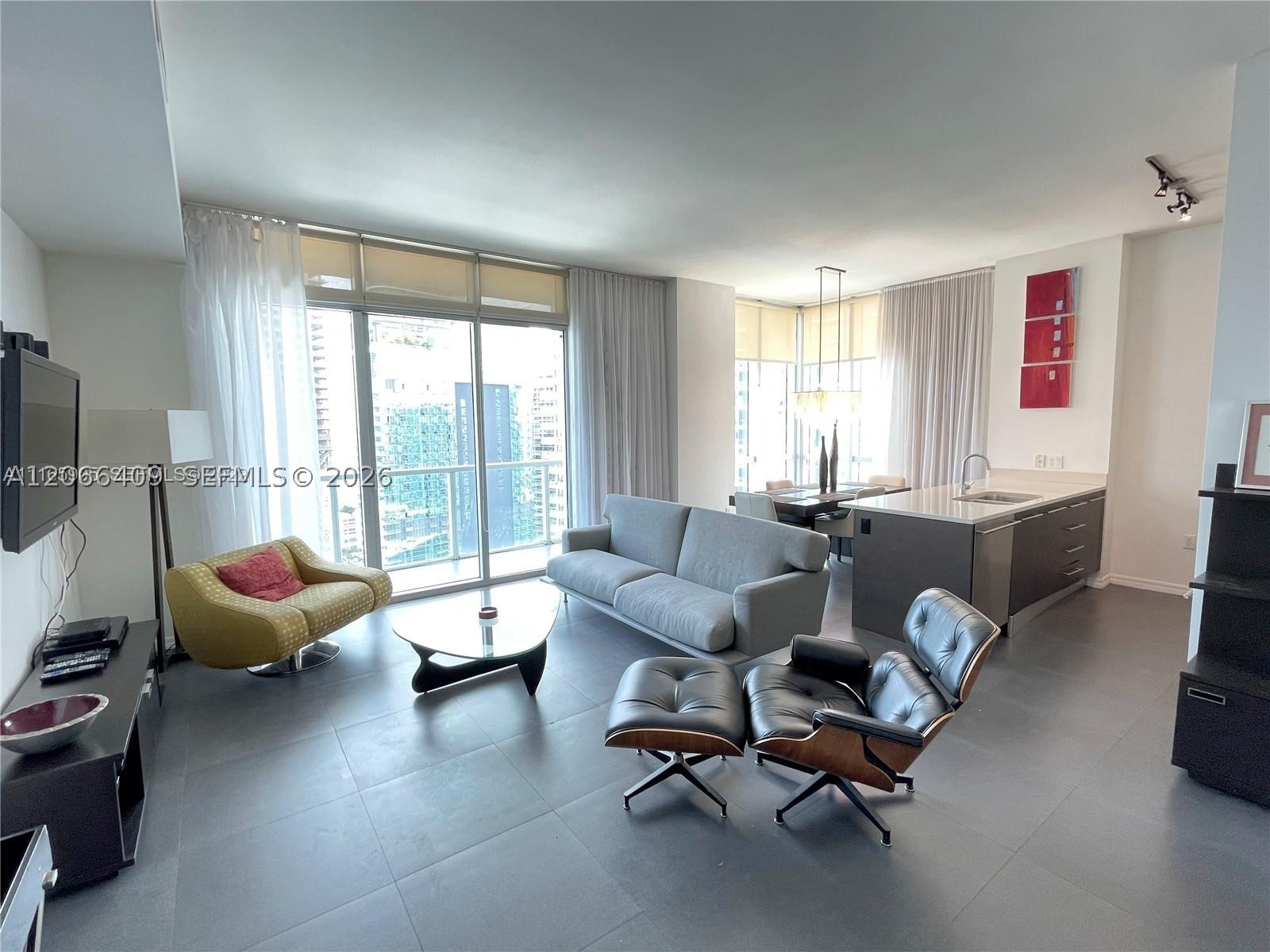 55 SE 6th St #4102, Miami FL 33131