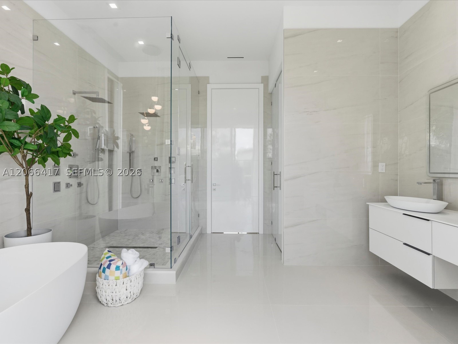 299 190th St, Sunny Isles Beach FL 33160
