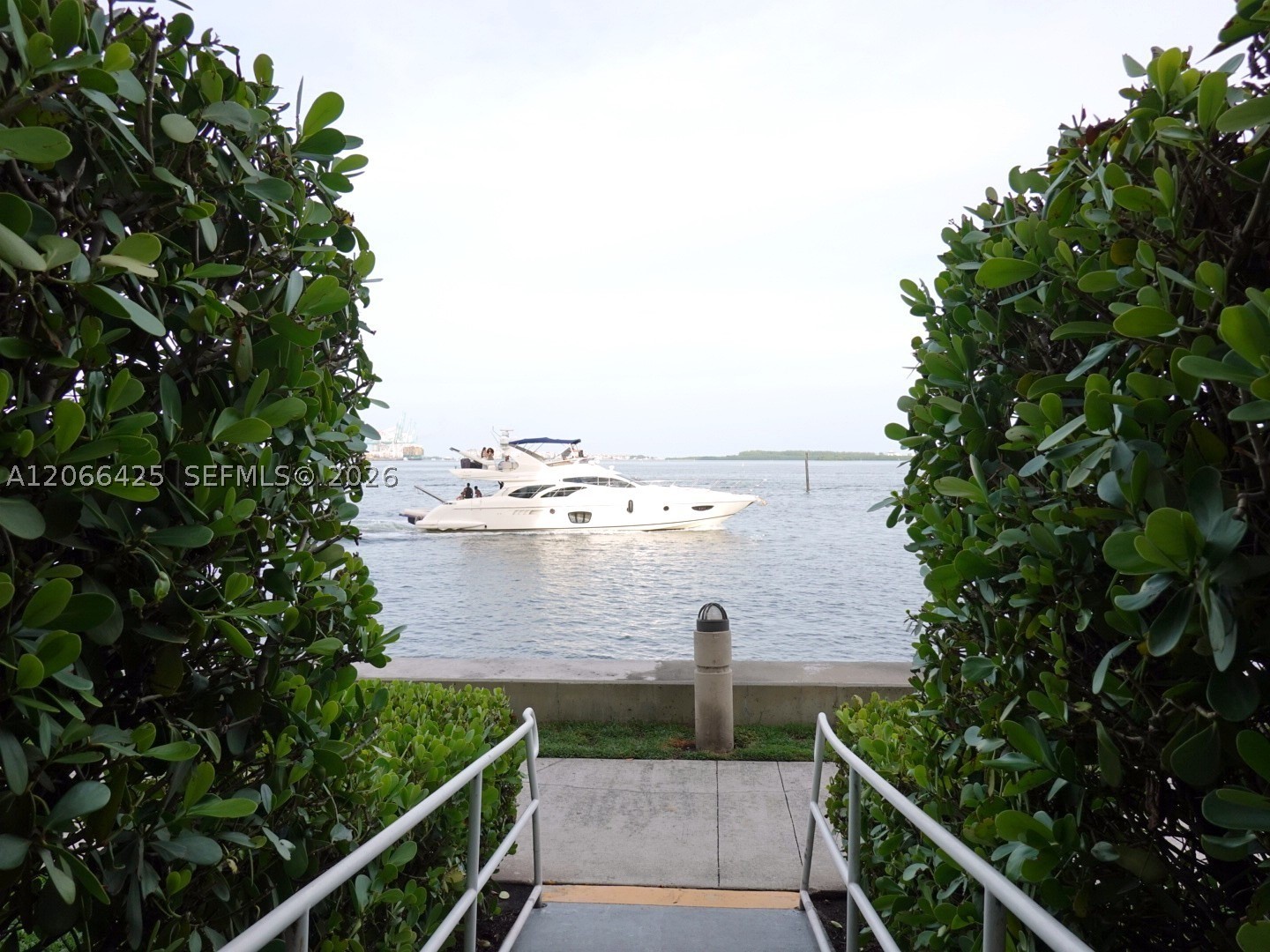 770 Claughton Island Dr #1914, Miami FL 33131