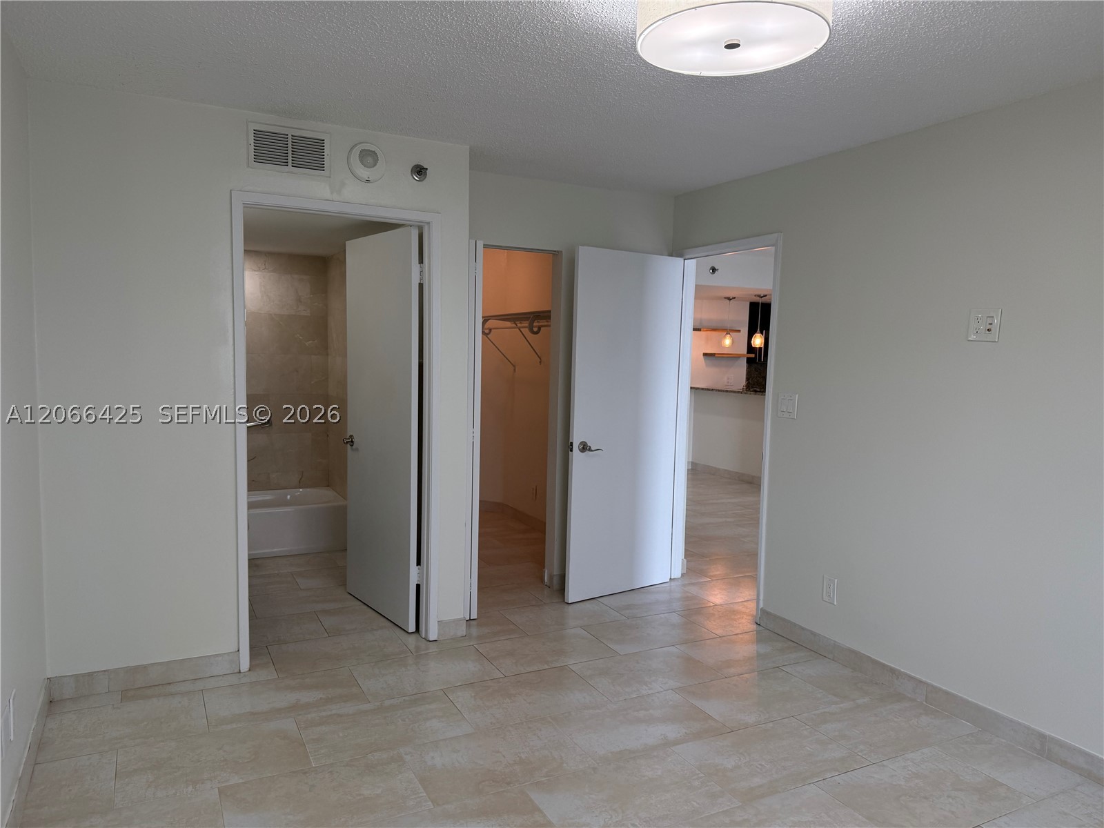 770 Claughton Island Dr #1914, Miami FL 33131