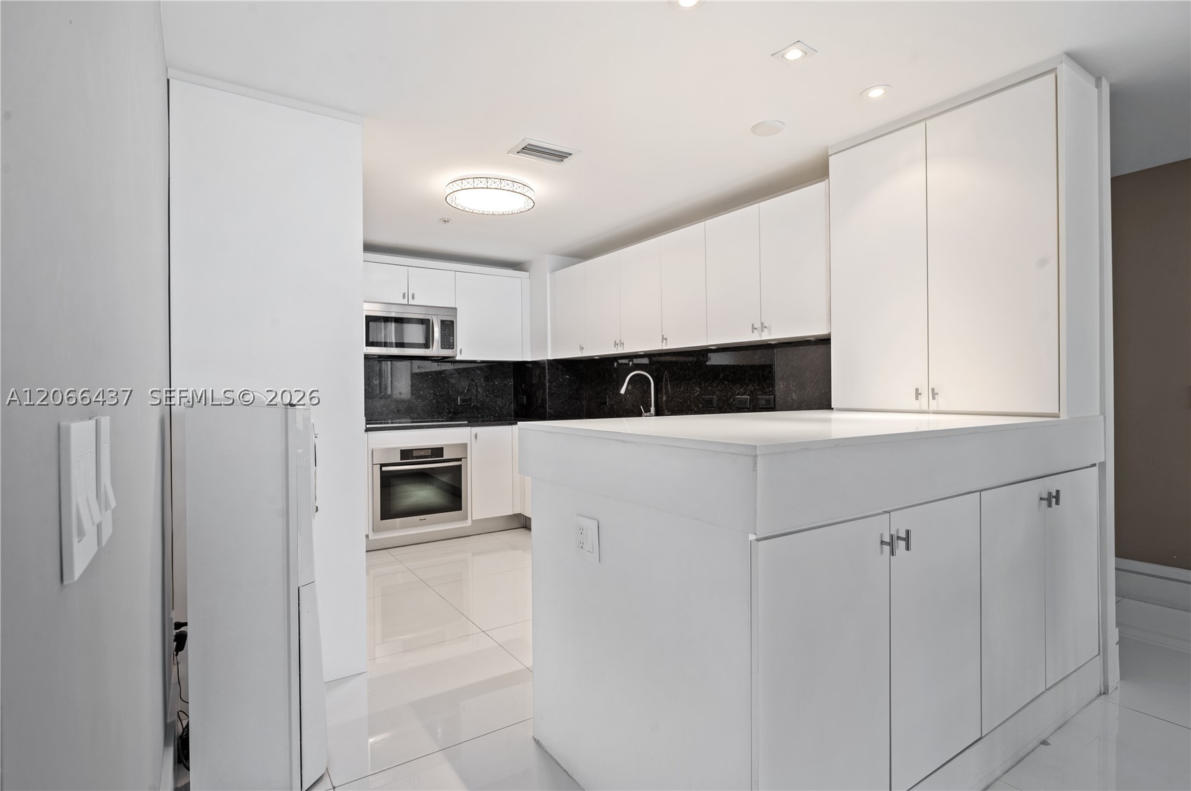 6899 Collins Ave #702, Miami Beach FL 33141