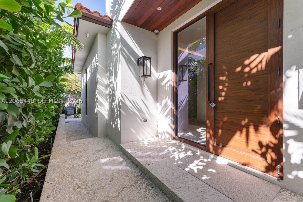 5831 Alton Rd, Miami Beach FL 33140