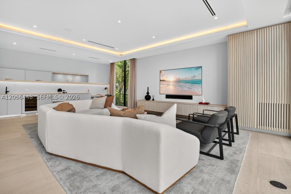 5831 Alton Rd, Miami Beach FL 33140