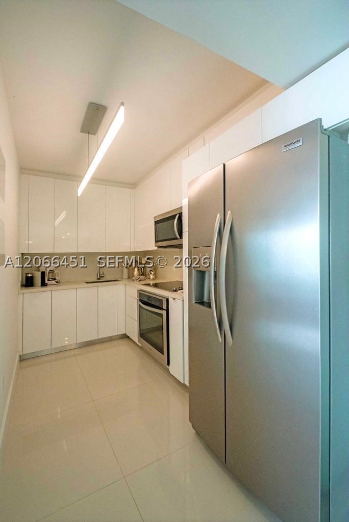 800 Claughton Island Dr #704, Miami FL 33131