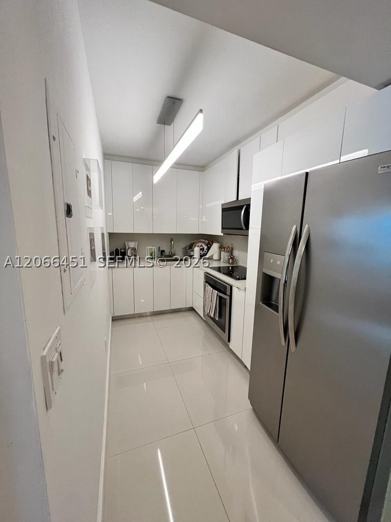 800 Claughton Island Dr #704, Miami FL 33131