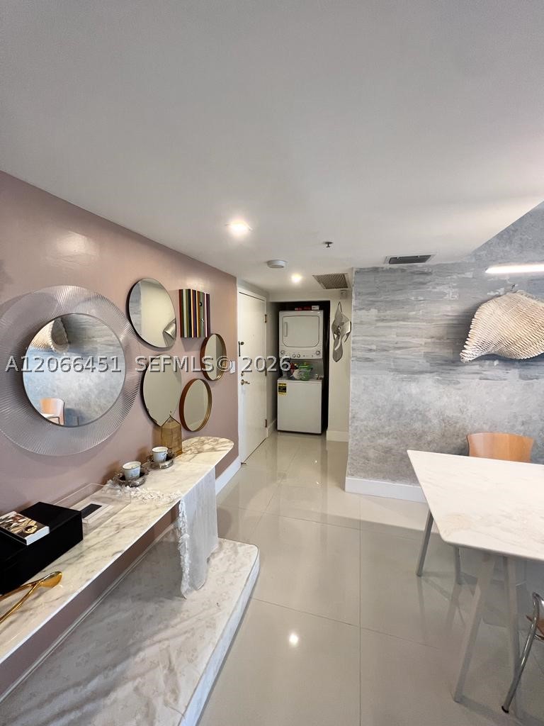 800 Claughton Island Dr #704, Miami FL 33131