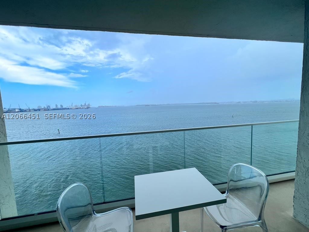 800 Claughton Island Dr #704, Miami FL 33131