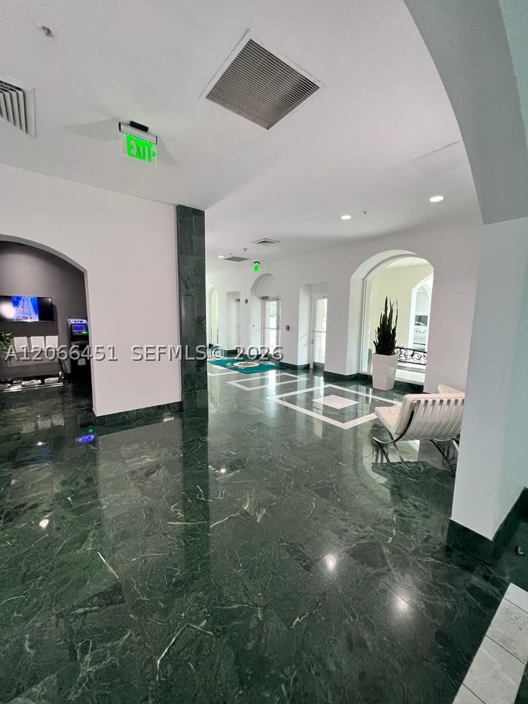 800 Claughton Island Dr #704, Miami FL 33131