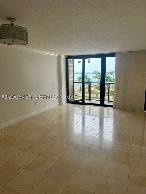Miami FL 33137 - A12066458