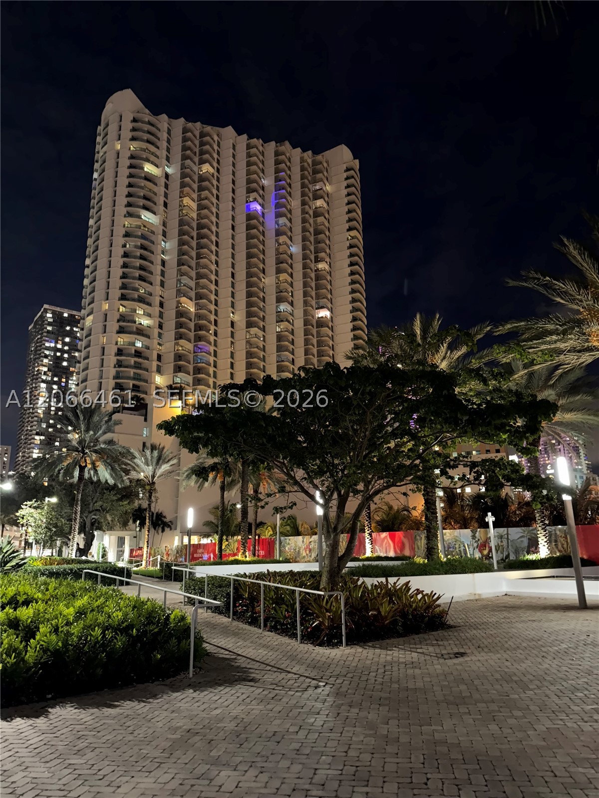 350 S Miami Ave #304, Miami FL 33130
