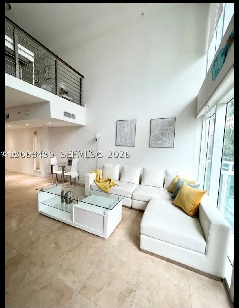 41 SE 5th St #414, Miami FL 33131