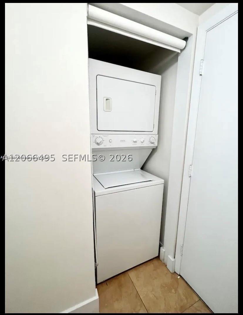 41 SE 5th St #414, Miami FL 33131