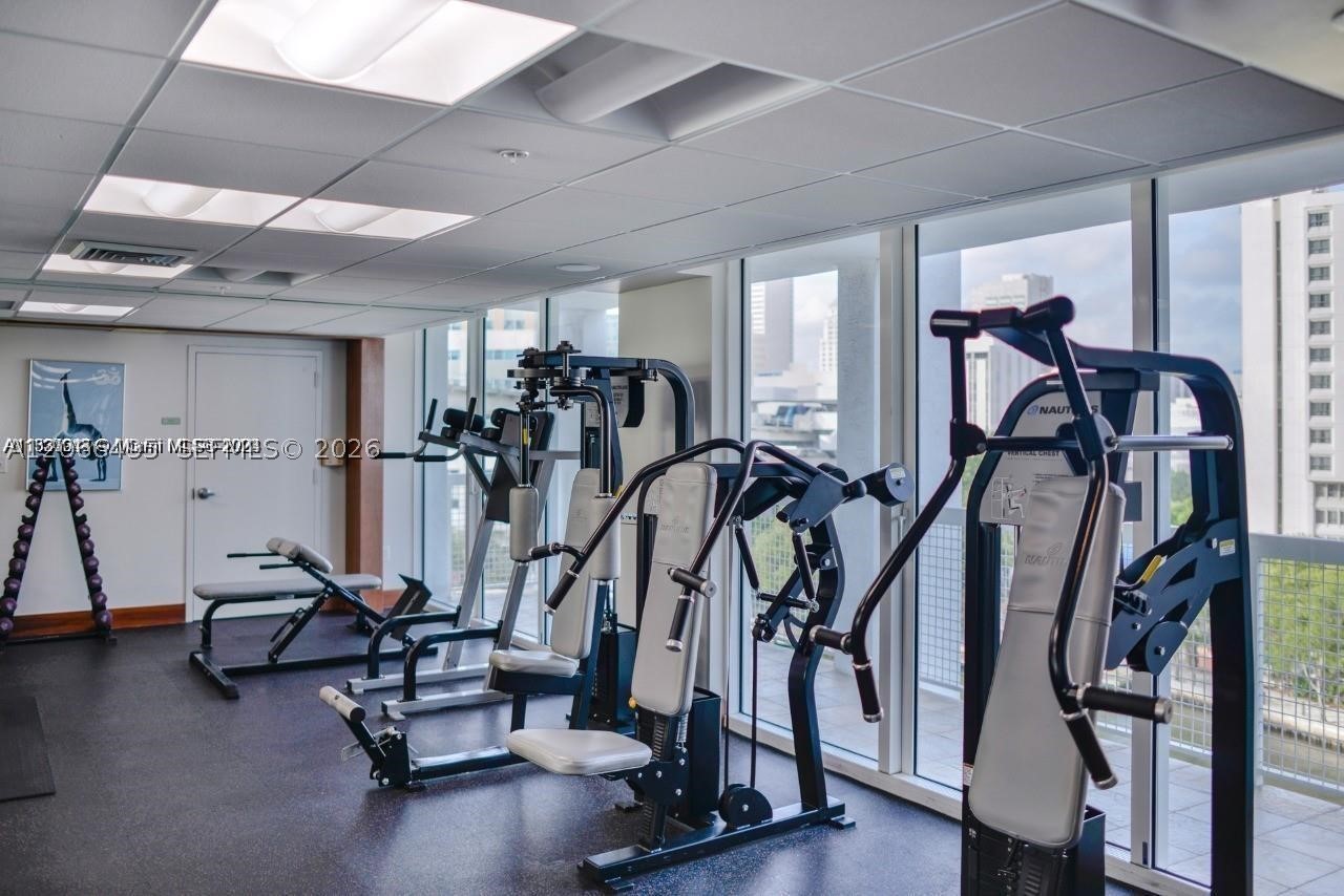 41 SE 5th St #414, Miami FL 33131
