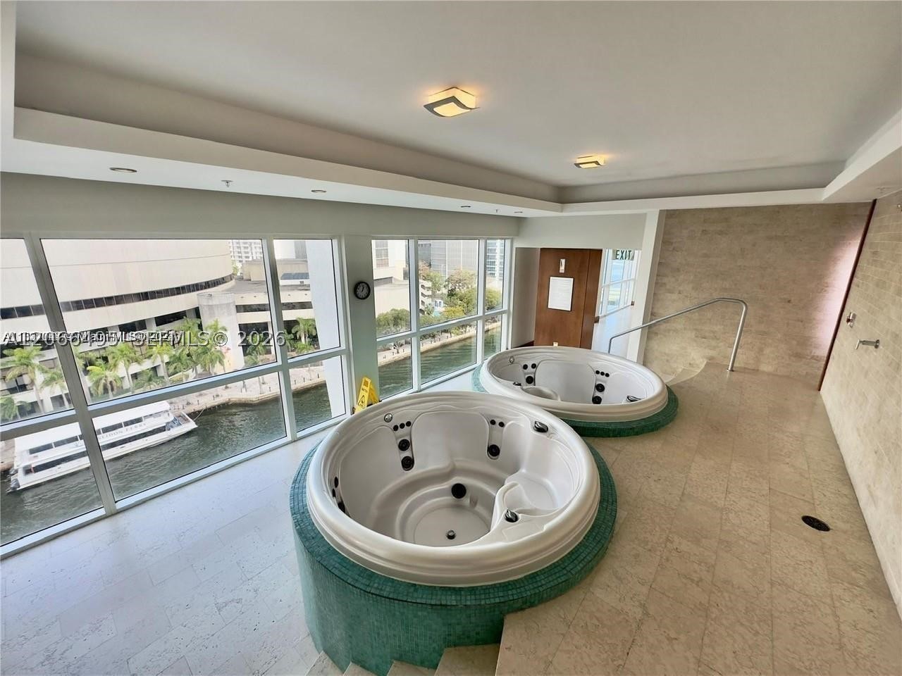41 SE 5th St #414, Miami FL 33131