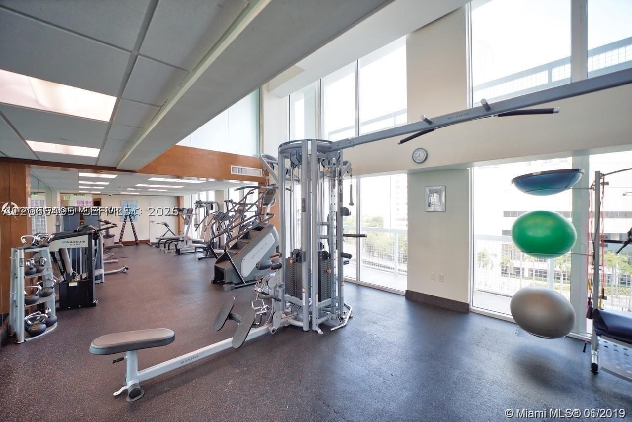 41 SE 5th St #414, Miami FL 33131