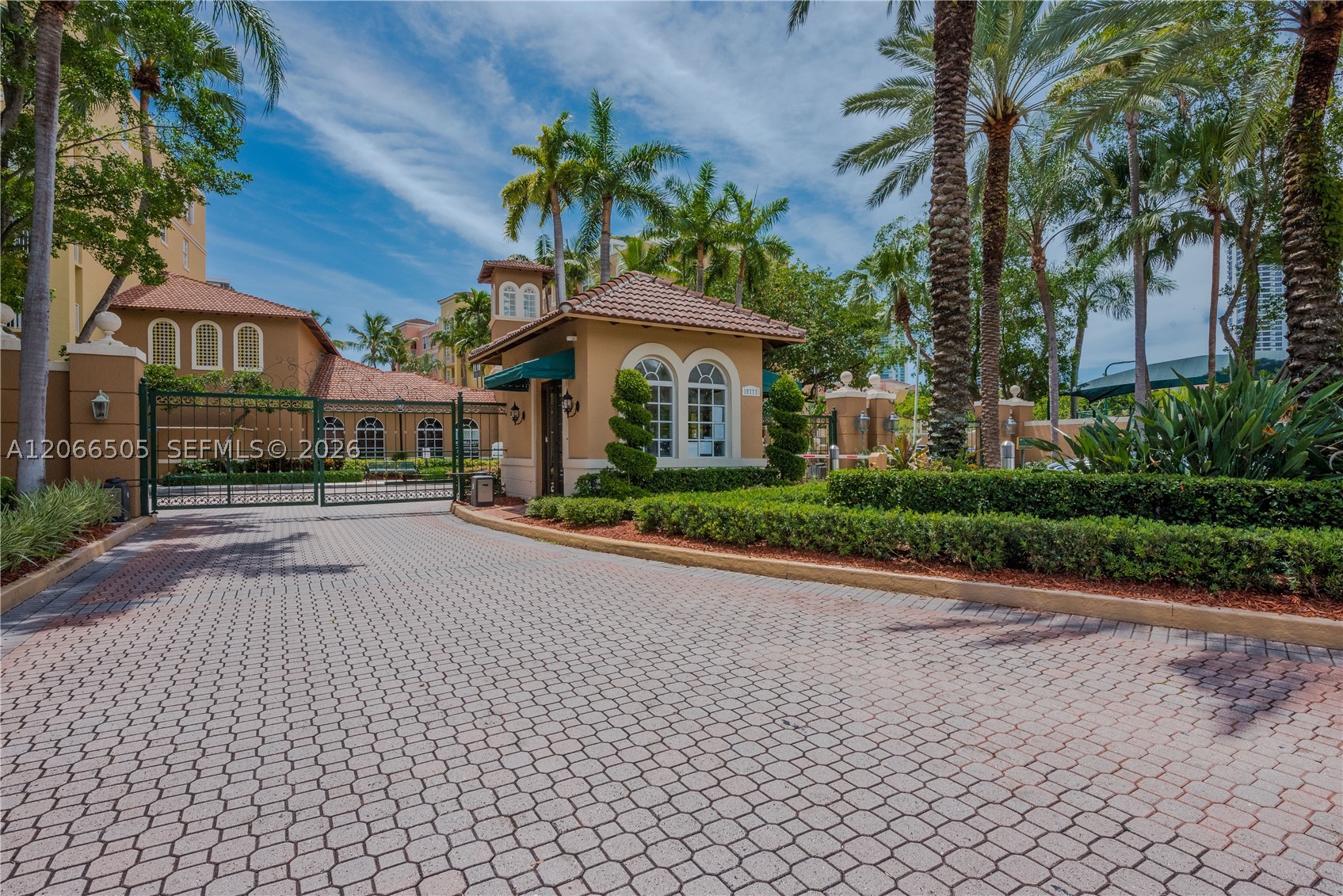 19601 E Country Club Dr #7104, Aventura FL 33180