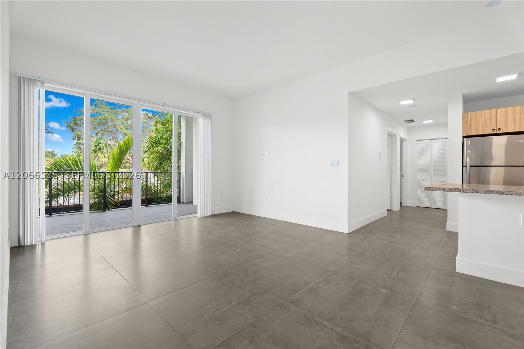 2010 SW 25th Ter #204, Miami FL 33133